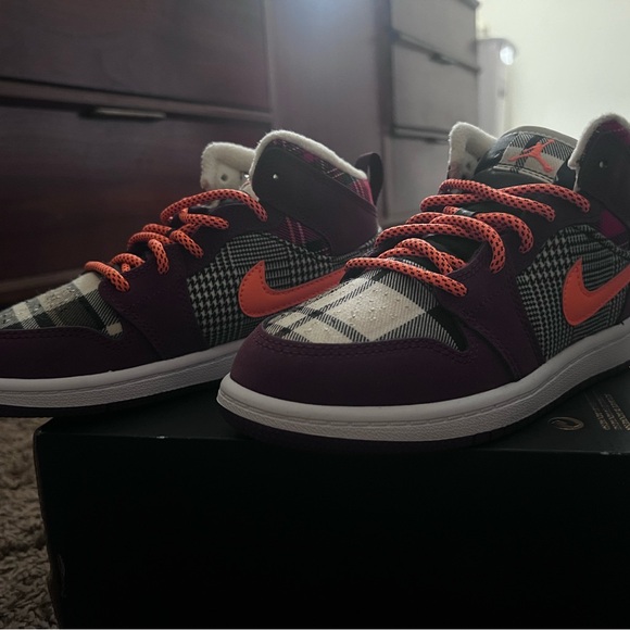 Jordan Kids Shoes - Maroon/Orange Plaid - Picture 2 of 6